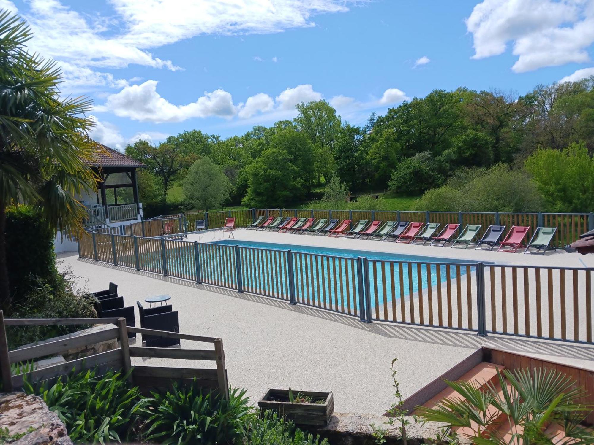 Camping Domaine Papillon Reyrevignes  Exterior photo